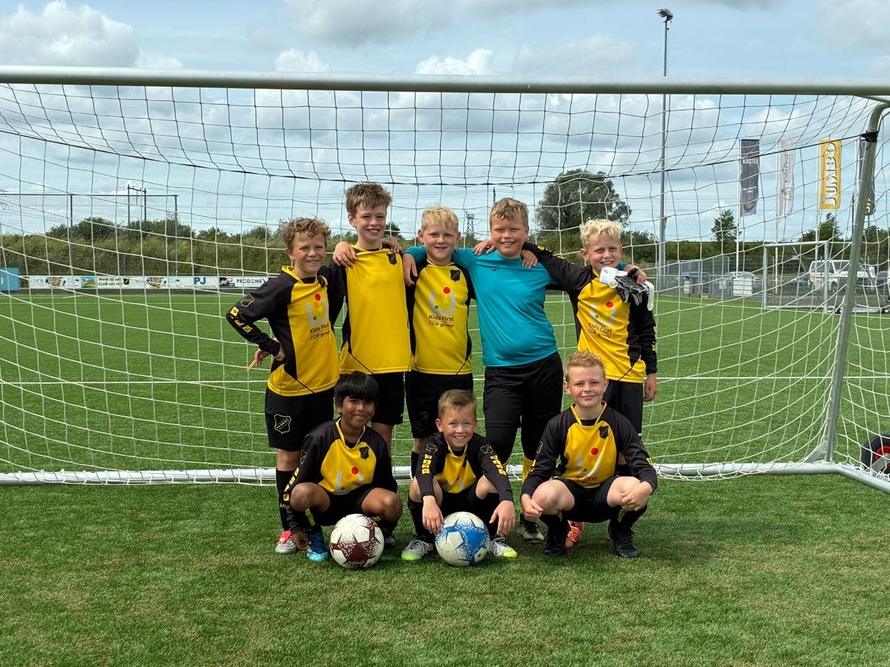 GAVC JO10 laat geen spaan heel van Blauw Wit’34 en is overtuigend kampioen!